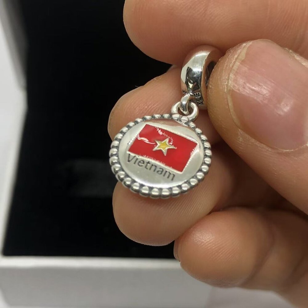 ✨🔥Pandora Vietnam Flag Charm S925 Silver with box